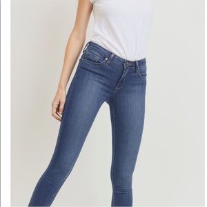 A3 - 198 Just Black Stretchy Skinny Denim size 28 JBD denim blue dark wash jeans